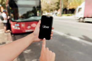 Uber e vínculo empregatício