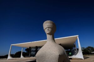 A relação entre o Supremo Tribunal Federal (STF) e o Tribunal Superior do Trabalho (TST) continua marcada por divergências.